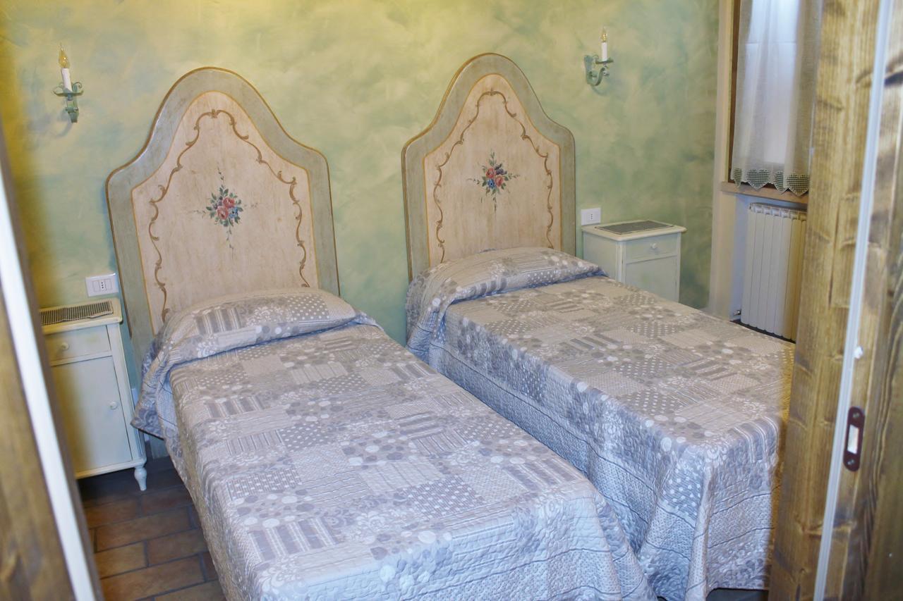 La Casa Delle Rondini Bed & Breakfast Roncoferraro Exterior photo